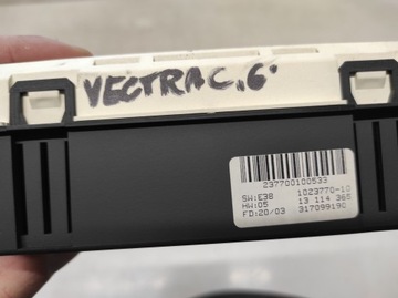 фото thumb №4, Opel vectra c 02- дисплей часы 13114365