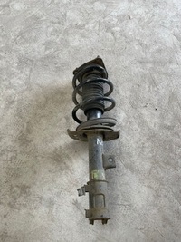 фото thumb №1, Hyundai i40 амортизатор лівий перед