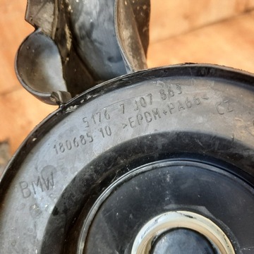 BMW F20 Прокладка капота левая 7307863