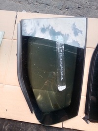 фото thumb №1, Скло кузовна лівий задня peugeot 5008