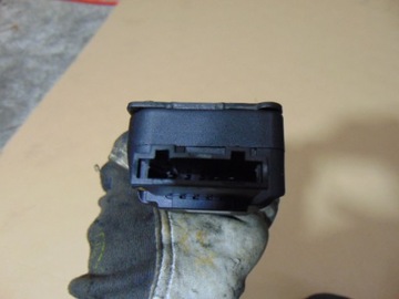ЗАМОК ЗАКРЫТИЯ ЗАДНЕЙ КРЫШКИ AUDI SKODA 4F9827383E