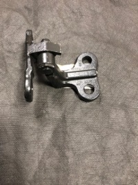 фото thumb №1, Volvo v50 петля дверь правый перед нижний