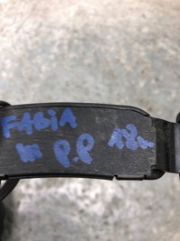 фото thumb №5, Клипса поперечина правый перед skoda fabia iii 6v0857756c