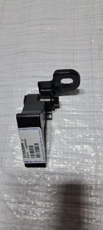 фото thumb №1, Volvo v40 петля дверь задняя левый нижний 31352084