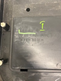 фото thumb №6, Mitsubishi pajero iii 99-06 обшивка обивка крышки задняя xr391191