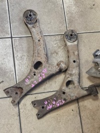 фото thumb №1, Toyota avensis t25 03-07 рычаг передний левый