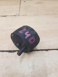 фото thumb №1, Подушка кронштейн двигуна volvo 240 2.4d