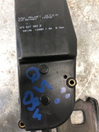 Замок доводчик кришки audi q5 4f9827383d Недорого, фото thumb