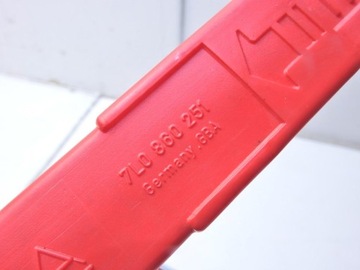 ПРЕДУПРЕЖДАЮЩИЙ ТРЕУГОЛЬНИК AUDI A4 B7 7L0860251