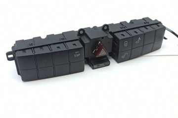 фото thumb №8, Кнопка аварийных mercedes-benz clk c209 2038212881 2.7l дизель 2004