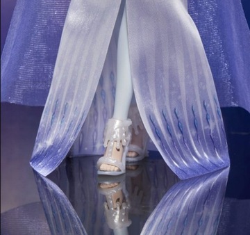 Hasbro Frozen 2 Elsa Magic Power говорит на английском языке