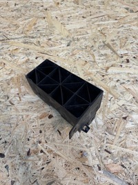 фото thumb №1, Кронштейн зона деформації права renault megane iv 620921287r