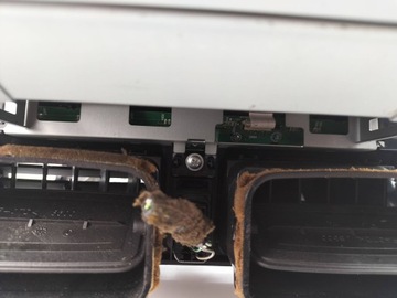 фото thumb №12, Консоль середня радіо toyota avensis 8611005020