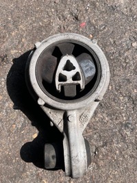 фото thumb №2, 419 renault koleos ii 2.0dci кронштейн двигателя