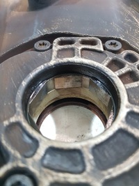 фото thumb №9, Корпус распределительный вал насос масла 55556309 opel astra corsa d 1.0 1.2 1.4 b