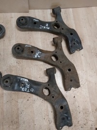 фото thumb №5, Toyota avensis t27 auris i важіль перед правий