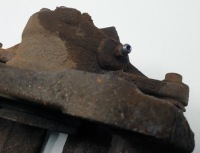 Супорт гальмівний правий перед peugeot 1007 1.4 8v Зі Шроту, фото thumb