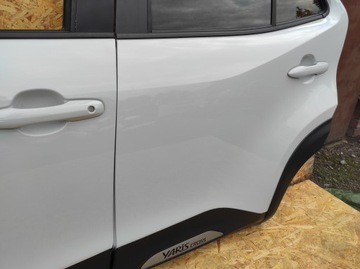 фото thumb №6, Дверь левая передние задние toyota yaris cross 2vf