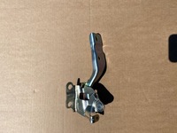 фото thumb №1, Hyundai i20 2008 - петля капота праві