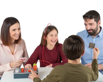 ИНТЕРАКТИВНАЯ ИГРА НА ДЕТЕКТОРЕ ЛЖИ – КТО ЛЖЕТ?