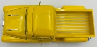 Chevy 3100 Sathside Pickup 1957 Модель 1:24 Motormax 79381 Желтый