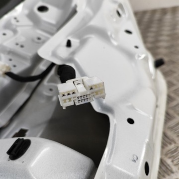 фото thumb №7, Nissan leaf ii ze1 2019 задня кришка багажника