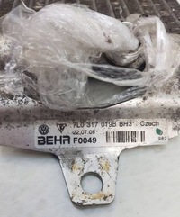 фото thumb №11, Audi q7 4l радиатор масла 7l0317021 оригинальная