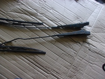 фото thumb №1, Важіль двірники mercedes w126 se