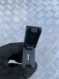 фото thumb №2, Штекер разъём usb honda hr-v ii 15-
