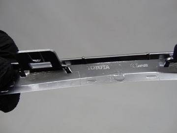 фото thumb №10, Toyota yaris iii рестайлінг 14-17 планка бампера сатин 53123-0d060 52123-0d190