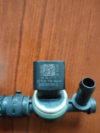 фото thumb №1, Датчик давления топлива vw t-roc 2.0tdi 04b906054g