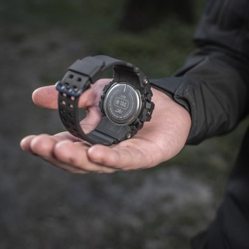 Черные тактические часы M-Tac Adventure с барометром