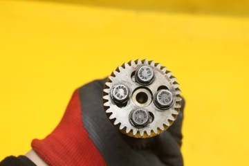 фото thumb №5, Вал насоса масла passat b6 2.0 tdi 03g103537b