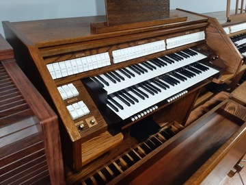 ЦИФРОВОЙ ЦЕРКОВНЫЙ ОРГАН JOHANNUS OPUS 1200 DELUXE С РОЛИКОМ