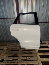 фото thumb №1, Audi q3 8u lift дверь правый задняя lb9a