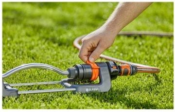 Садовый осциллирующий ороситель AquaCount GARDENA