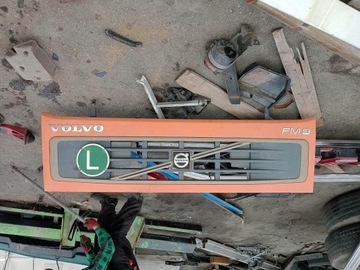 фото thumb №1, Решётка радиатора капот решётка верхняя volvo fm9