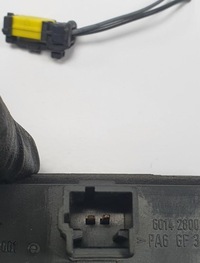 фото thumb №4, Ручка мікровимикач кришки багажника задня renault espace iv 8200002001