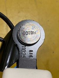 фото thumb №3, Защёлки замок поперечина сиденье задняя infiniti q50