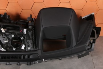 фото thumb №10, Bmw m8 f92 f93 оригінальна панель роздавальна консоль nappa silverstone hud