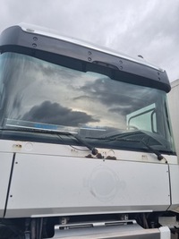 фото thumb №1, Решётка радиатора решётка радиатора капот верхний renault magnum dxi разные цвета