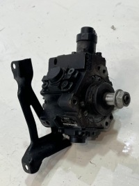 фото thumb №1, Насос впрыскная audi a5 8t 3.0 tdi cap 059130755s
