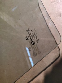 фото thumb №1, Скло права передня mazda 3 2013-2018