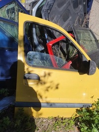 фото thumb №1, Дверь правое целый !!! renault kangoo 99r идеальное состояние!!!