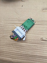 фото thumb №1, Mercedes w169 резистор резистор вентилятор mercedes w169 ?