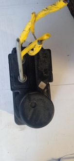 фото thumb №1, Помпа замка центрального mercedes 2028001148