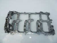 фото thumb №1, Рамка корпус головки правая infiniti nissan 3.7 v6