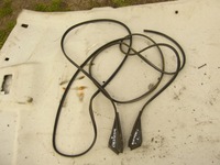 фото thumb №1, Land rover discovery iii 3 - прокладка стекло перед левый