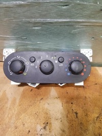 фото thumb №1, Панель klimatytzacji renault trafic iii