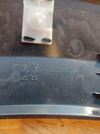 фото thumb №11, Молдинг накладка крыла заднего lewego задняя peugeot e-208 gt 9823300580